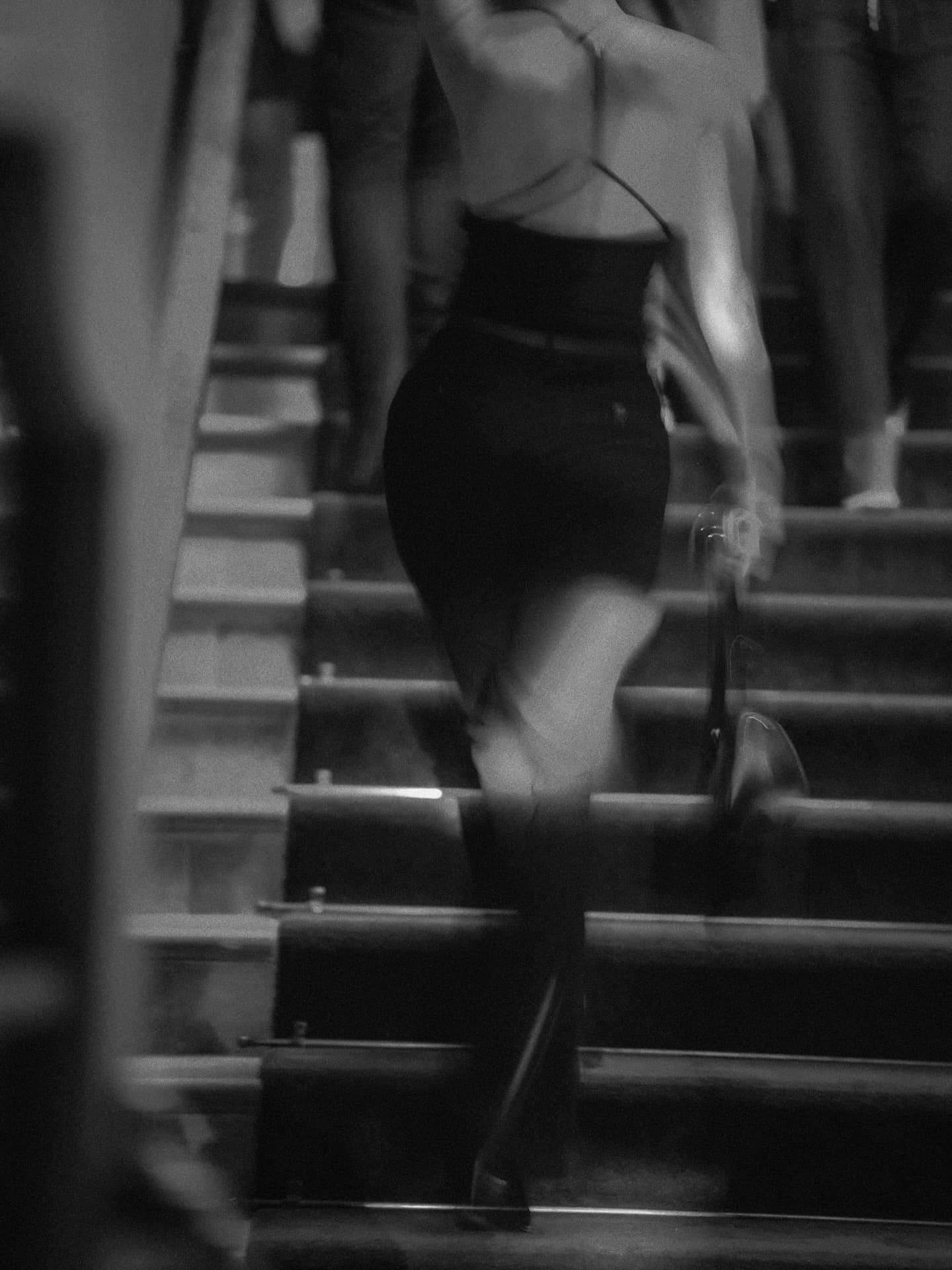 Model ascending the stairs — GRAPE